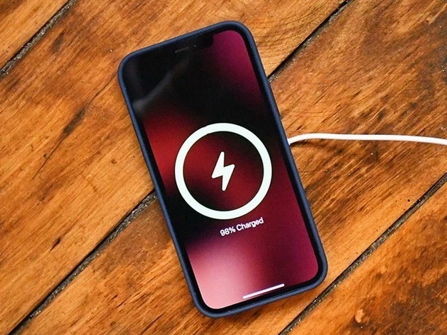 晴隆苹果手机维修分享iPhone 12可以随便充电吗 